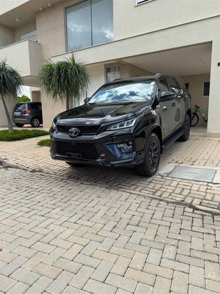 TOYOTA HILUX SW4 2022