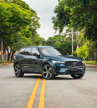 VOLVO XC60 2024