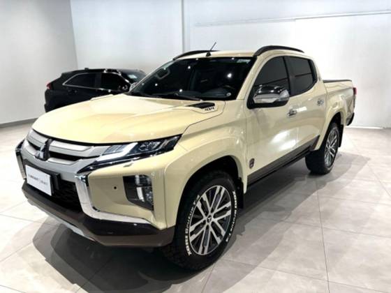 MITSUBISHI TRITON 2025