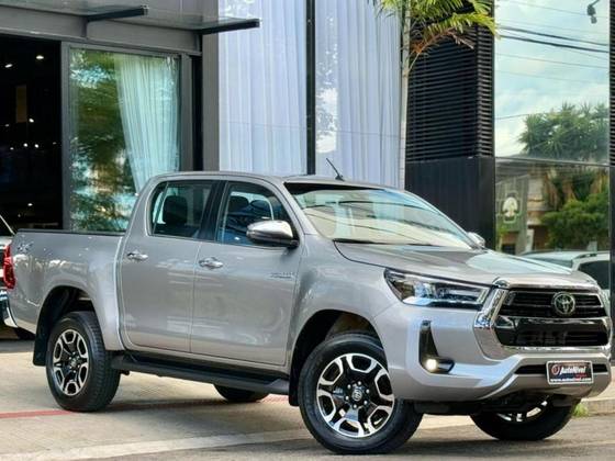 TOYOTA HILUX 2023