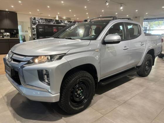 MITSUBISHI L200 TRITON 2024