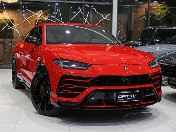 LAMBORGHINI URUS 2020