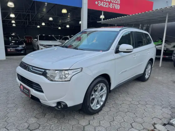 MITSUBISHI OUTLANDER 2014