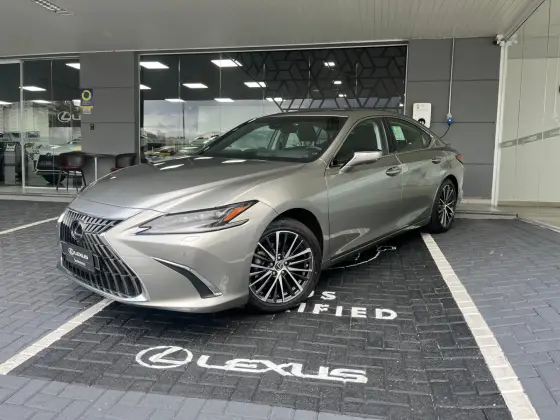 LEXUS ES 300h 2024