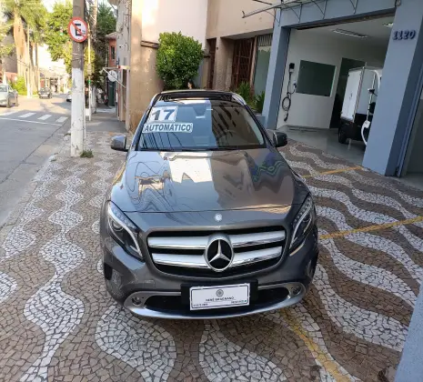 MERCEDES-BENZ GLA 200 2017