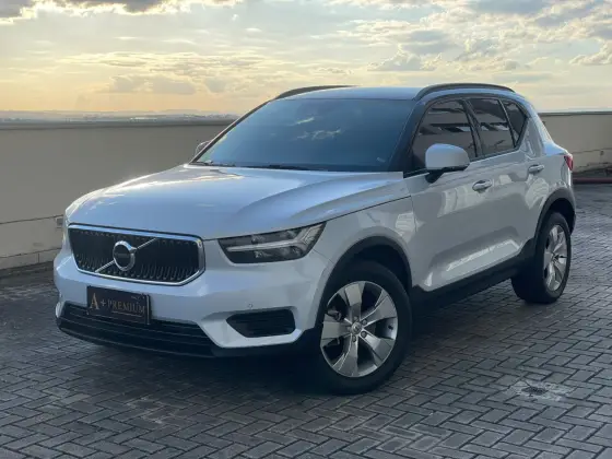 VOLVO XC40 2020