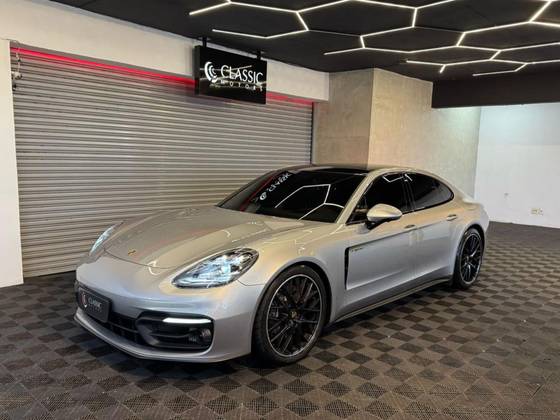 PORSCHE PANAMERA 2022