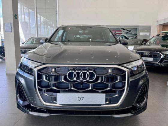 AUDI Q7 2025