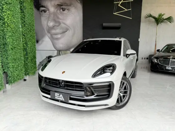 PORSCHE MACAN 2024