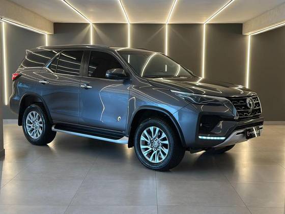 TOYOTA HILUX SW4 2021