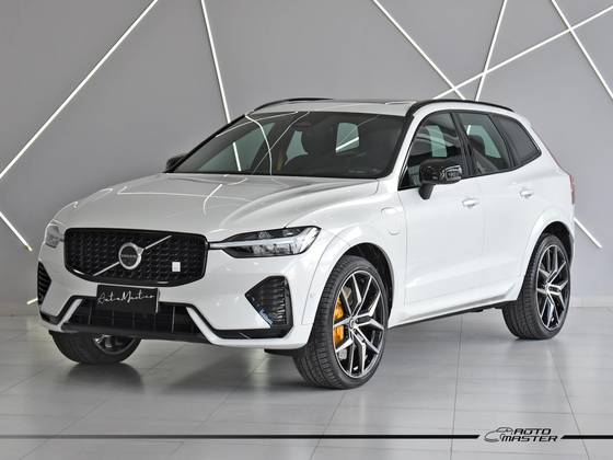 VOLVO XC60 2022