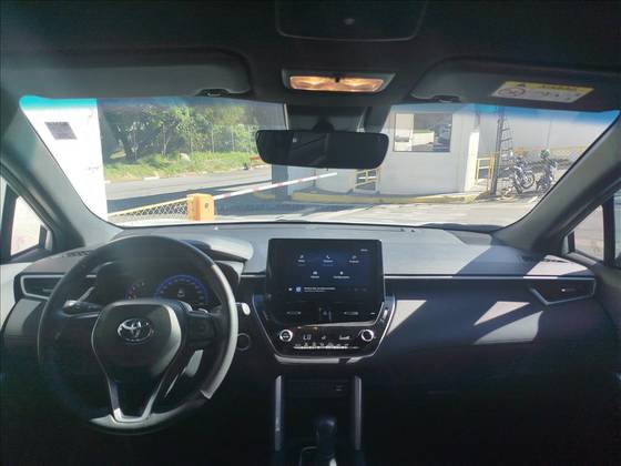 TOYOTA COROLLA CROSS 2024