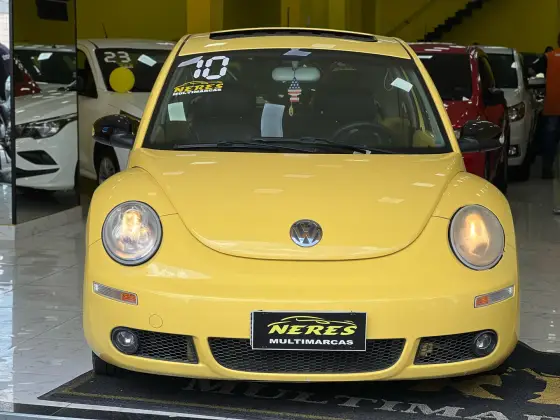 VOLKSWAGEN NEW BEETLE 2010