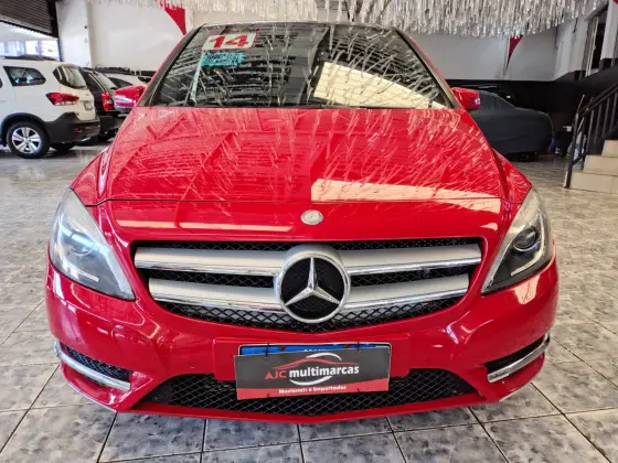 MERCEDES-BENZ B 200 2014