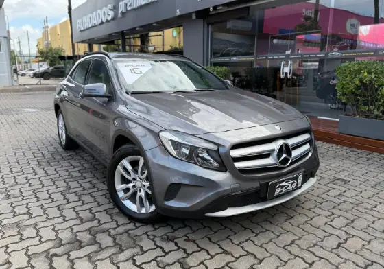 MERCEDES-BENZ GLA 200 2016