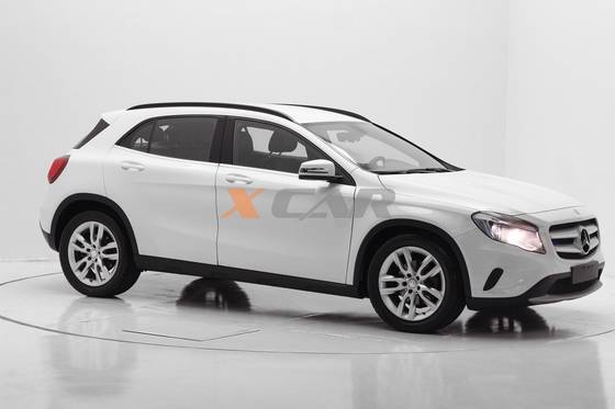 MERCEDES-BENZ GLA 200 2015