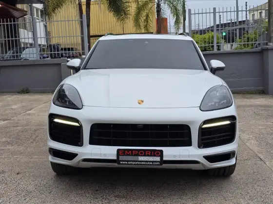 PORSCHE CAYENNE 2021
