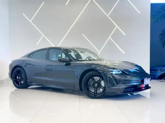 PORSCHE TAYCAN 2022