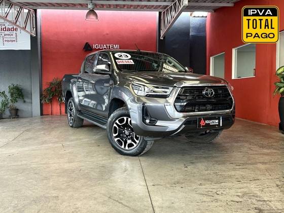 TOYOTA HILUX 2023