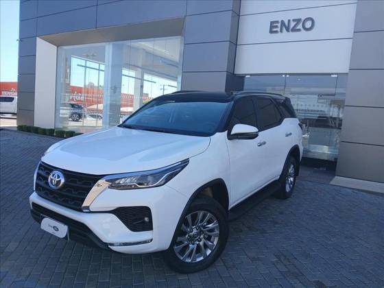 TOYOTA HILUX SW4 2021