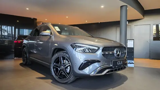 MERCEDES-BENZ GLA 200 2025
