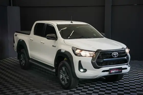 TOYOTA HILUX 2024