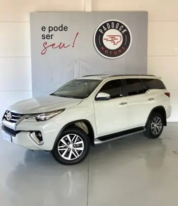 TOYOTA HILUX SW4 2019