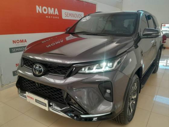 TOYOTA HILUX SW4 2022