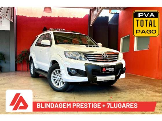 TOYOTA HILUX SW4 2015