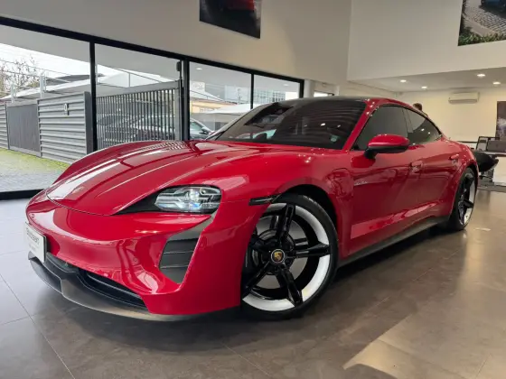 PORSCHE TAYCAN 2021