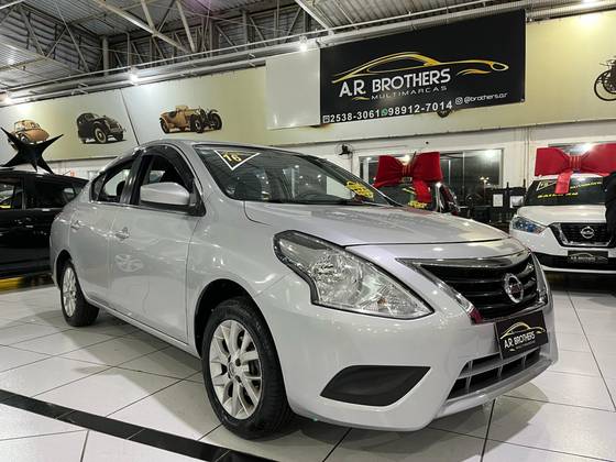 NISSAN VERSA 2016