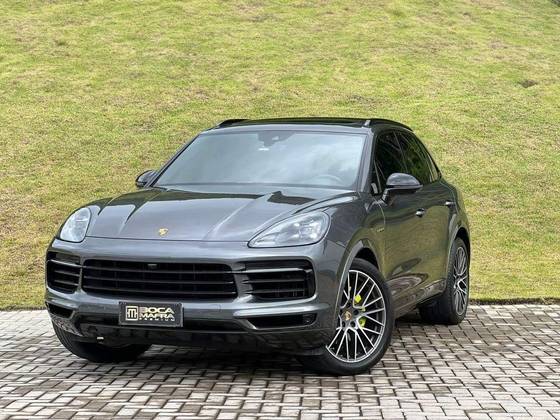 PORSCHE CAYENNE 2021