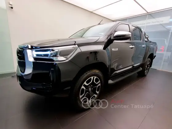 TOYOTA HILUX 2023