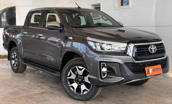 TOYOTA HILUX 2020