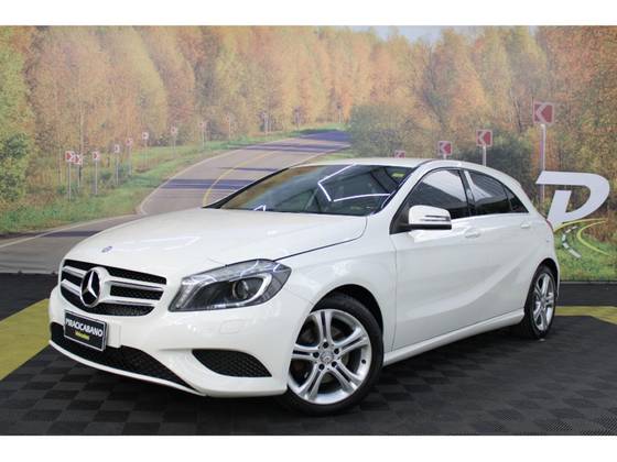 MERCEDES-BENZ A 200 2015
