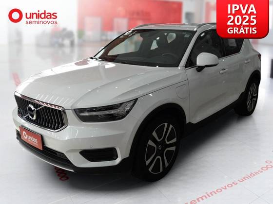 VOLVO XC40 2021