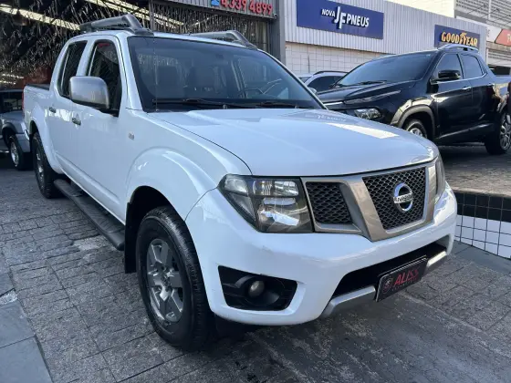 NISSAN FRONTIER 2014