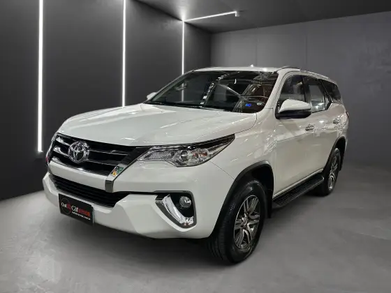 TOYOTA HILUX SW4 2018