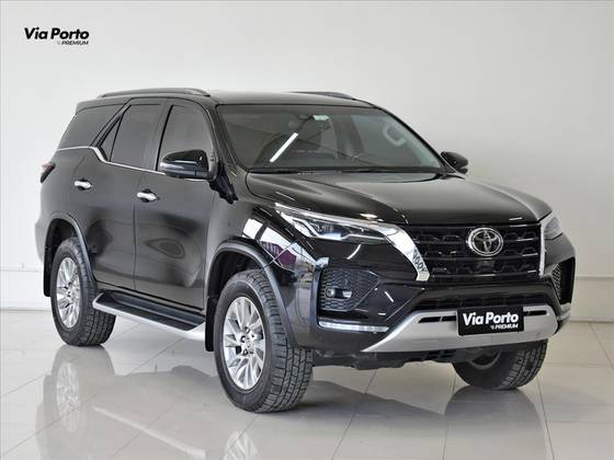 TOYOTA HILUX SW4 2022