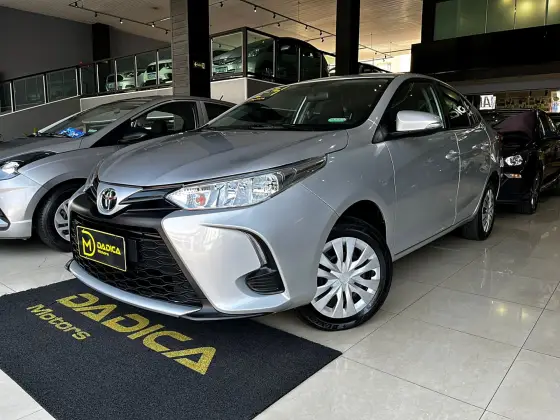 TOYOTA YARIS 2024