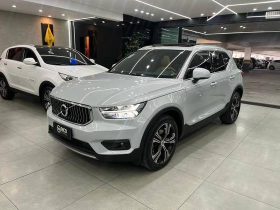 VOLVO XC40 2020