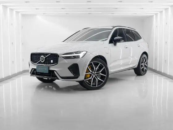 VOLVO XC60 2022