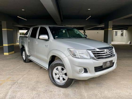 TOYOTA HILUX 2012