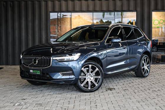 VOLVO XC60 2021