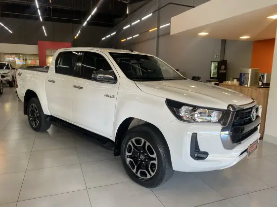 TOYOTA HILUX 2021