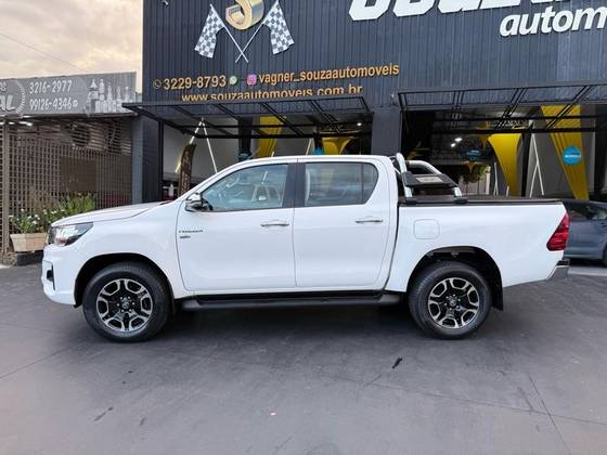 TOYOTA HILUX 2019