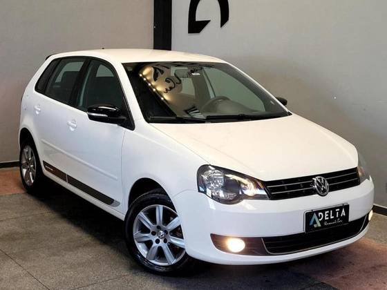 VOLKSWAGEN POLO 2012