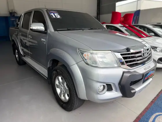TOYOTA HILUX 2015