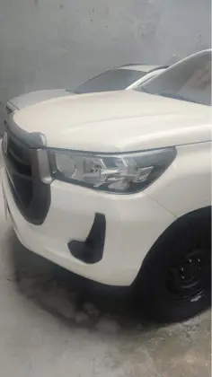 TOYOTA HILUX 2024