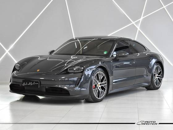 PORSCHE TAYCAN 2022